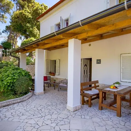 Appartamento Stunning In With Kitchen