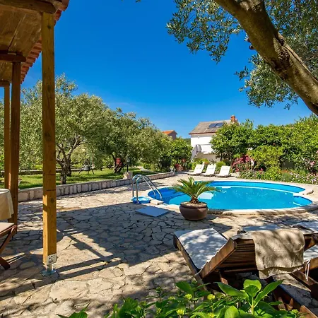 Stunning In With Kitchen Appartamento