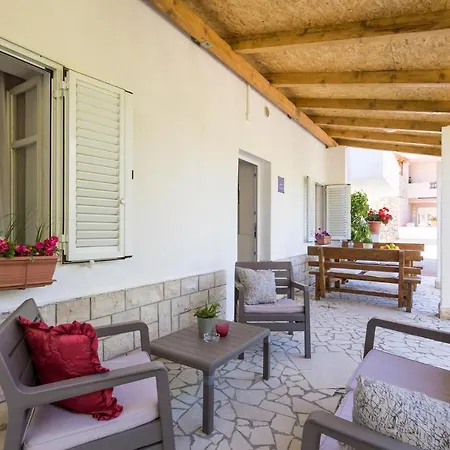 Stunning In With Kitchen * Mundanije