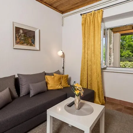 Apartment Stunning In With Kitchen *