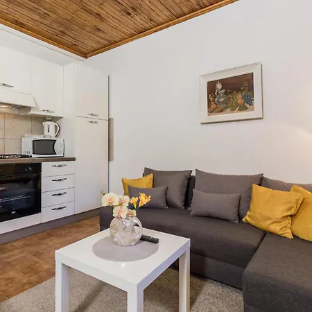 Stunning In With Kitchen